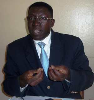 Palais : Macky Sall limoge le professeur Malick Ndiaye Palais : Macky Sall limoge le professeur Malick Ndiaye
