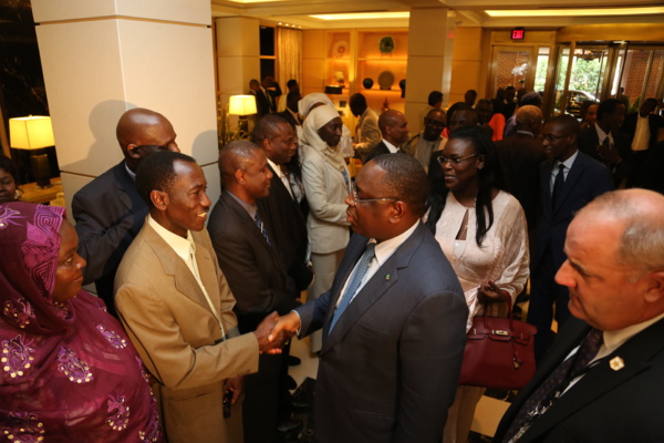Macky Sall aux Sénégalais des USA : "Soutenez-moi que je puisse me concentrer sur ce qui va développer le Sénégal" Macky Sall aux Sénégalais des USA : "Soutenez-moi que je puisse me concentrer sur ce qui va développer le Sénégal"
