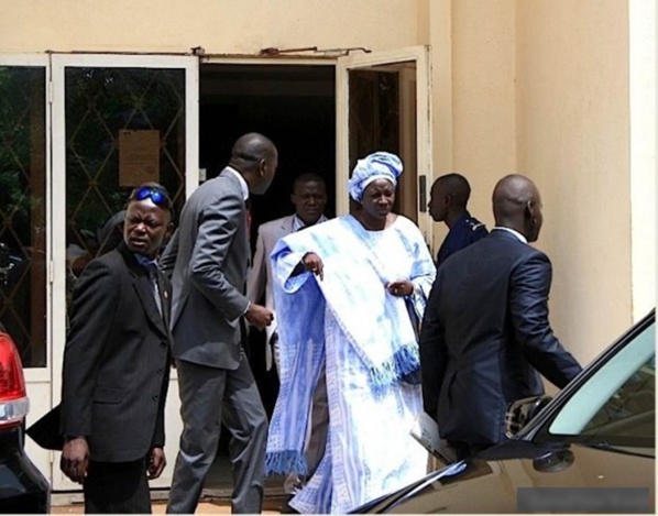 En visite chez Dansokho, Mimi confie : "Je suis d’accord sur tout ce qu’a écrit Malick Ndiaye dans son livre" En visite chez Dansokho, Mimi confie : "Je suis d’accord sur tout ce qu’a écrit Malick Ndiaye dans son livre"