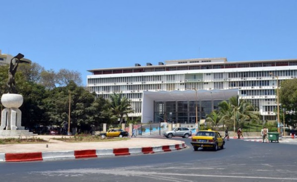 Ressuscitation du Sénat relooké : Macky Sall veut créer le Haut conseil des collectivités locales Ressuscitation du Sénat relooké : Macky Sall veut créer le Haut conseil des collectivités locales