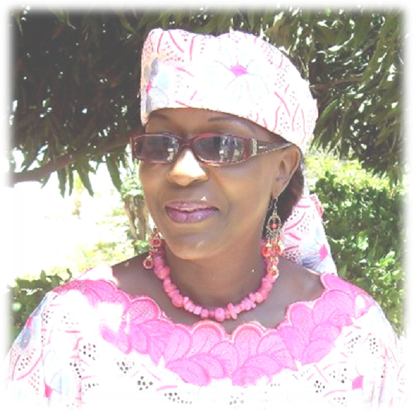 Amsatou Sow Sidibé chez le Khalife général des mourides Amsatou Sow Sidibé chez le Khalife général des mourides