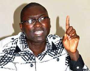 Candidature à la Présidentielle : Ismaïla Madior Fall indique la voie à Karim Wade Candidature à la Présidentielle : Ismaïla Madior Fall indique la voie à Karim Wade