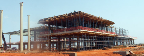 Plus de 2.100 Sénégalais ont participé à l'érection du Centre de Diamniadio (président) Plus de 2.100 Sénégalais ont participé à l'érection du Centre de Diamniadio (président)