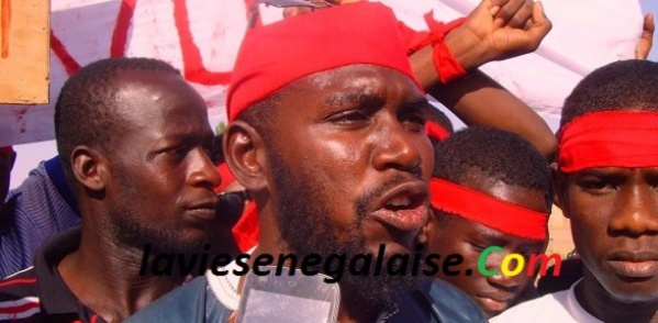Exclusif-Ndouloumadji Founabé : la jeunesse du village d’origine de Macky Sall très remontée contre leur fils… Exclusif-Ndouloumadji Founabé : la jeunesse du village d’origine de Macky Sall très remontée contre leur fils…