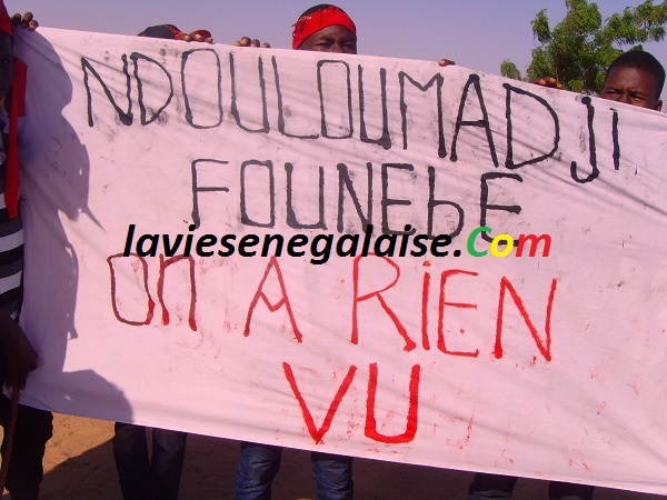 Exclusif-Ndouloumadji Founabé : la jeunesse du village d’origine de Macky Sall très remontée contre leur fils… Exclusif-Ndouloumadji Founabé : la jeunesse du village d’origine de Macky Sall très remontée contre leur fils…