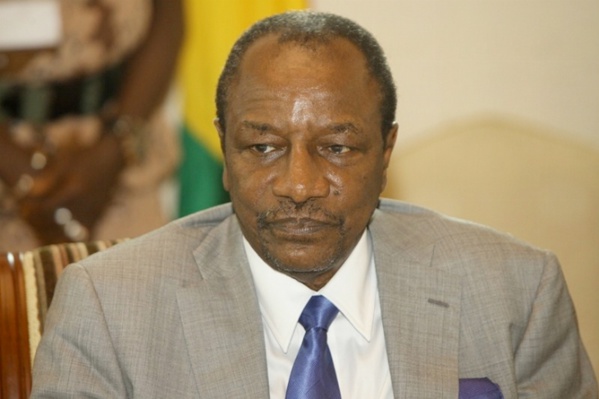 Ebola : Toujours en colère à cause de la fermeture des frontières, Alpha Condé menace d'affamer le Sénégal Ebola : Toujours en colère à cause de la fermeture des frontières, Alpha Condé menace d'affamer le Sénégal
