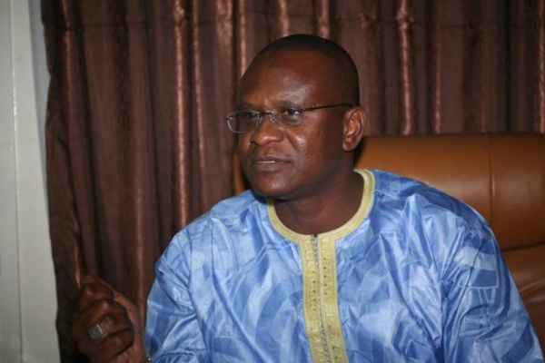 Lat Diop de Macky2012 descend les libéraux: "C'est des poltrons, rien ne se passera le 21 novembre" Lat Diop de Macky2012 descend les libéraux: "C'est des poltrons, rien ne se passera le 21 novembre"