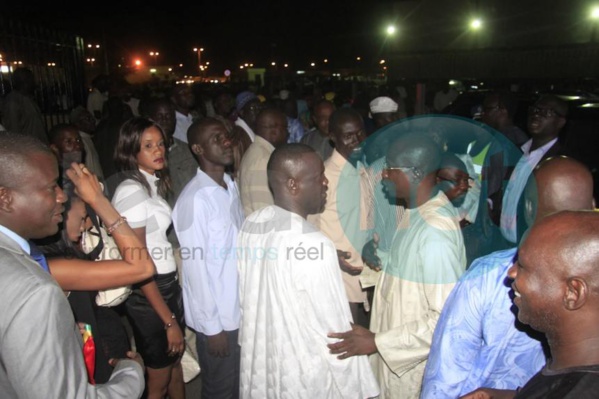 Me Abdoulaye Wade est de retour à Dakar (Regardez les images) Me Abdoulaye Wade est de retour à Dakar (Regardez les images)