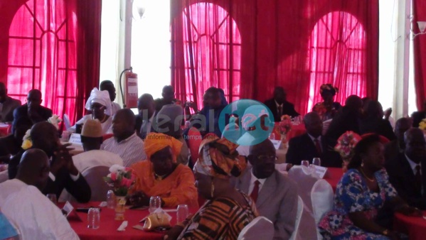 Vidéos+Photos: La cérémonie de remise des décorations de 47 agents du ministère nomines de 2006 à 2013 Vidéos+Photos: La cérémonie de remise des décorations de 47 agents du ministère nomines de 2006 à 2013