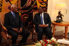 Les cadres libéraux tirent sur Macky et vilipendent Abdou Diouf Les cadres libéraux tirent sur Macky et vilipendent Abdou Diouf