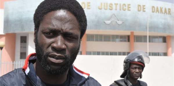 Kilifeu assène ses vérités: "Des dirigeants comme Macky ne sont là que pour fortifier la France" Kilifeu assène ses vérités: "Des dirigeants comme Macky ne sont là que pour fortifier la France"