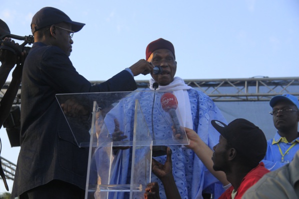 Traité de "voleur" par le Pape du Sopi : Aliou Sall a servi une sommation interpellative à Wade qui promet de répondre demain… Traité de "voleur" par le Pape du Sopi : Aliou Sall a servi une sommation interpellative à Wade qui promet de répondre demain…