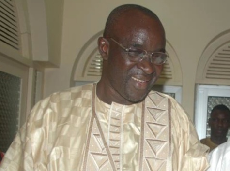 Moustapha Cissé Lô : "Wade et les siens ont payé des gens pour avoir un accueil grandiose à Touba" Moustapha Cissé Lô : "Wade et les siens ont payé des gens pour avoir un accueil grandiose à Touba"