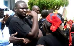 La CREI refuse la LP pour Wade-fils: Pour l'UJTL, c'est parce que Karim a refusé de transiger sur son ambition de diriger le Sénégal La CREI refuse la LP pour Wade-fils: Pour l'UJTL, c'est parce que Karim a refusé de transiger sur son ambition de diriger le Sénégal