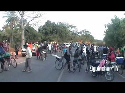 Ziguinchor : Les étudiants Boutoupa-Camaracounda marchent pour le retour de la paix Ziguinchor : Les étudiants Boutoupa-Camaracounda marchent pour le retour de la paix