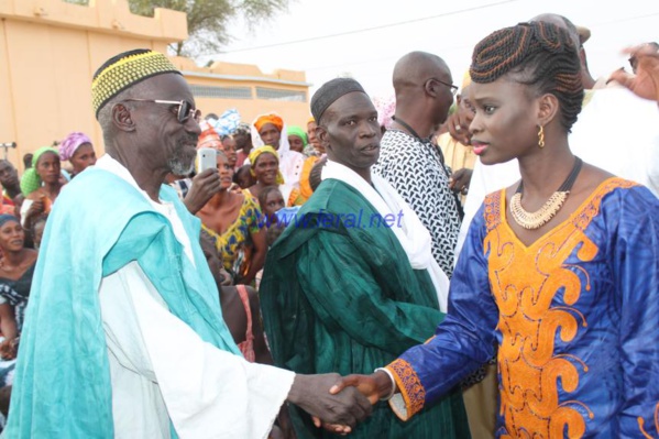 Matam: Thérèse Faye Diouf effectue une visite de terrain à Ndoulou Madji Dembe, Thilogne, Agnam Civol ... ( photos) Matam: Thérèse Faye Diouf effectue une visite de terrain à Ndoulou Madji Dembe, Thilogne, Agnam Civol ... ( photos)