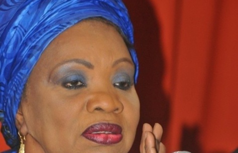 Procès de Wade-fils: Karim menotté, Me Borso Pouye fond en larmes Procès de Wade-fils: Karim menotté, Me Borso Pouye fond en larmes