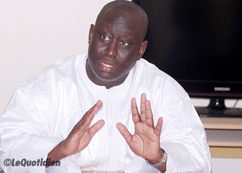 Attaqué par Mame Mbaye Niang, les partisans d'Aliou Sall ripostent et vilipendent le ministre de la Jeunesse Attaqué par Mame Mbaye Niang, les partisans d'Aliou Sall ripostent et vilipendent le ministre de la Jeunesse