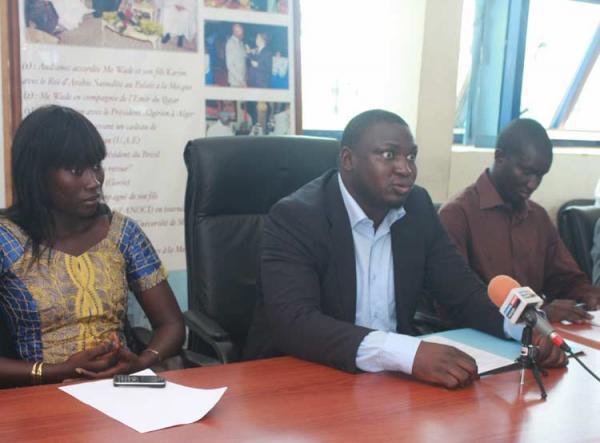 Communiqué : L’Ujtl déverse sa bile sur Macky Sall et exige la libération de ses responsables arrêtés Communiqué : L’Ujtl déverse sa bile sur Macky Sall et exige la libération de ses responsables arrêtés