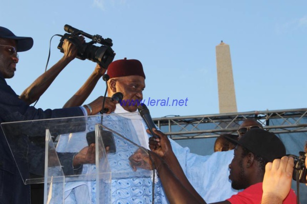 Abdoulaye Wade ou le fardeau d'une société Abdoulaye Wade ou le fardeau d'une société