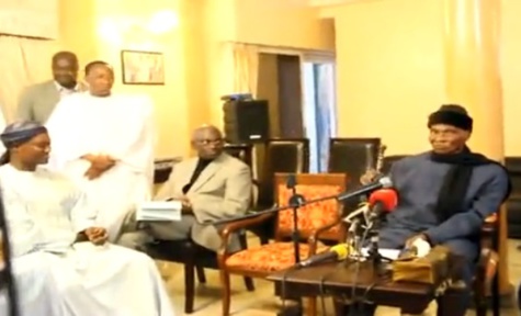 Me Abdoulaye Wade recoit le Grand cadre des enseignants sur leur demande Me Abdoulaye Wade recoit le Grand cadre des enseignants sur leur demande