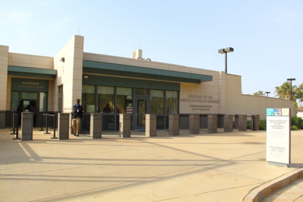 Le consul général des Etats-Unis Karen Gustafson de Andrade présente ses services à des diplomates Le consul général des Etats-Unis Karen Gustafson de Andrade présente ses services à des diplomates