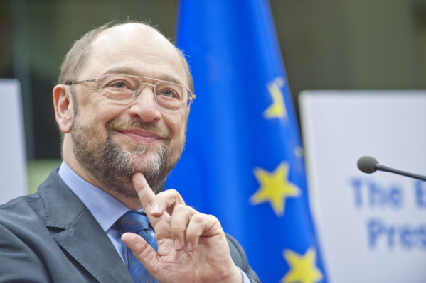 Le président du Parlement européen tresse des lauriers à Macky Sall Le président du Parlement européen tresse des lauriers à Macky Sall