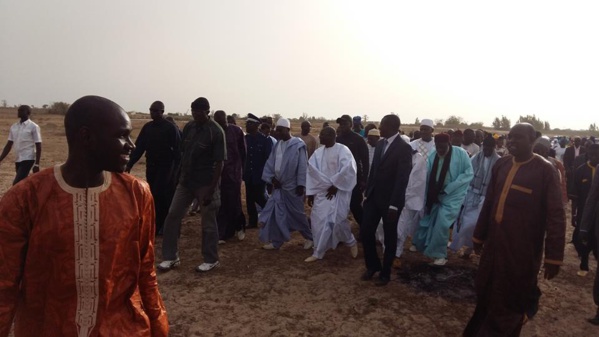 Pose de la première pierre de l’ISEG Bambilor: Le maire Ndiagne Diop offre des tablettes à plus de 100 étudiants de sa localité Pose de la première pierre de l’ISEG Bambilor: Le maire Ndiagne Diop offre des tablettes à plus de 100 étudiants de sa localité