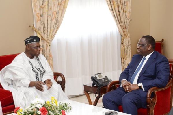 L'ancien président nigérian Obasanjo reçu en audience par le Président Macky Sall L'ancien président nigérian Obasanjo reçu en audience par le Président Macky Sall