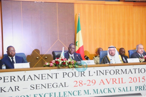 Macky Sall tance les islamistes : "Par des actes insensés, une minorité d’illuminés veut prendre en otage notre belle religion" Macky Sall tance les islamistes : "Par des actes insensés, une minorité d’illuminés veut prendre en otage notre belle religion"