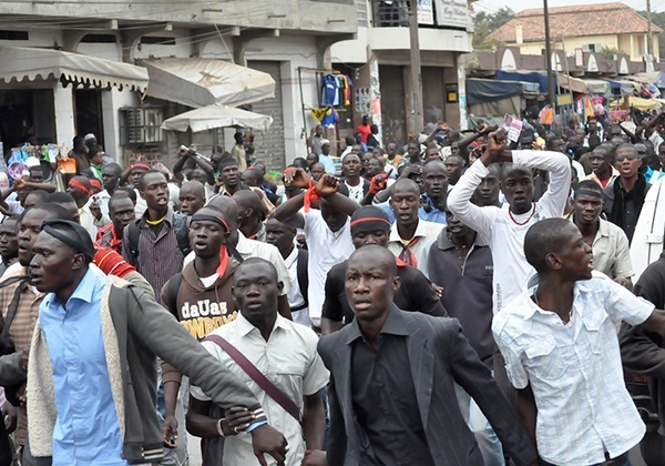 Deukbi dafa Macky Deukbi dafa Macky