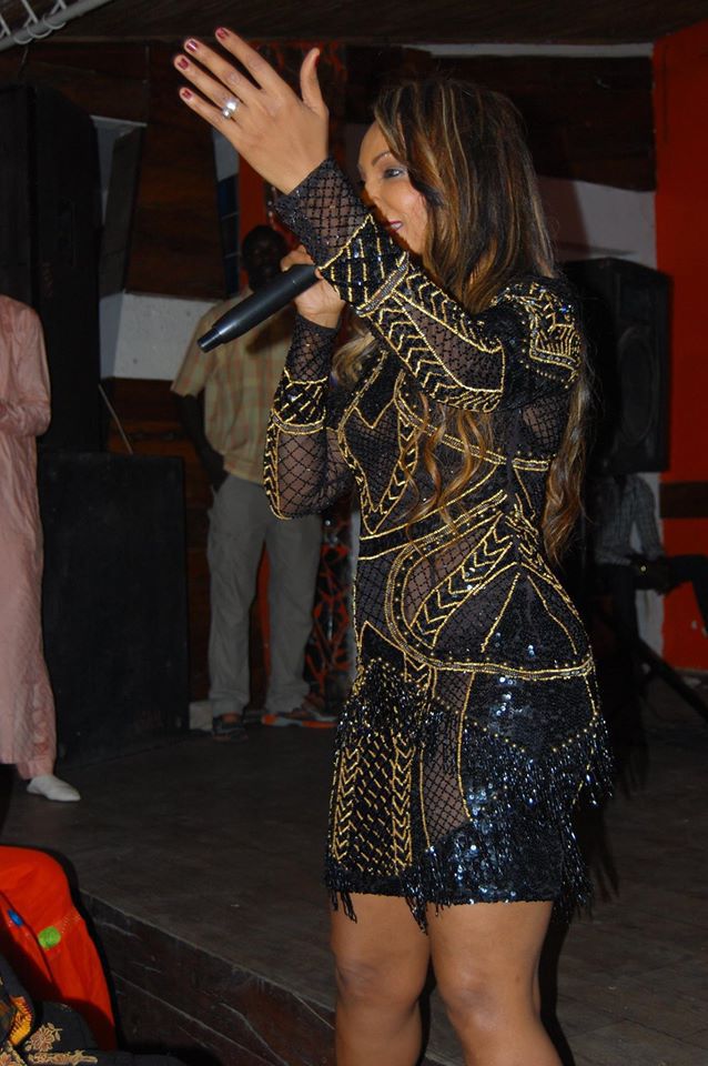 Arrêt sur images - Viviane presque nue au Just 4U Arrêt sur images - Viviane presque nue au Just 4U