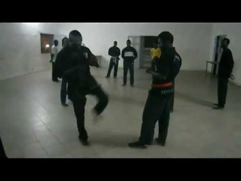 Pour lutter contre le recours illégal aux gardes du corps : 25 jeunes reçoivent une formation dans la banlieue Pour lutter contre le recours illégal aux gardes du corps : 25 jeunes reçoivent une formation dans la banlieue