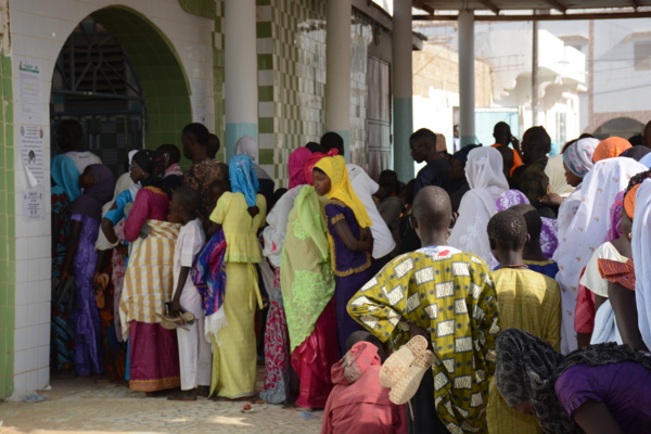 Photos-Médina Baye : Le Ziar des talibés dans la maison de Baye Niasse