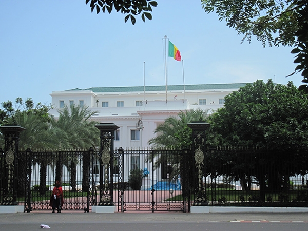 Le mandat présidentiel, par ses caractéristiques et son rôle éminemment politique, s’impose à tout le monde dans l’Etat républicain et démocratique (Dr Souleymane Ndiaye) Le mandat présidentiel, par ses caractéristiques et son rôle éminemment politique, s’impose à tout le monde dans l’Etat républicain et démocratique (Dr Souleymane Ndiaye)