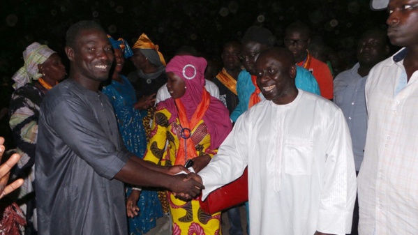 Dans la profonde banlieue, Idrissa Seck poursuit son opération de charme Dans la profonde banlieue, Idrissa Seck poursuit son opération de charme