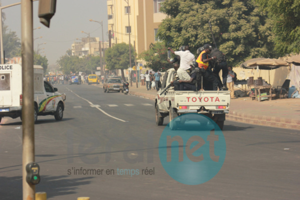 Place de l'Obélisque: La marche des anti-gay dispersée à coups de matraque et de lacrymogène (images) Place de l'Obélisque: La marche des anti-gay dispersée à coups de matraque et de lacrymogène (images)