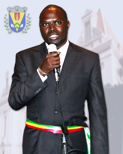 Affaire Jeune Afrique: Khalifa Sall apporte son soutien et sa solidarité à la communauté mouride Affaire Jeune Afrique: Khalifa Sall apporte son soutien et sa solidarité à la communauté mouride
