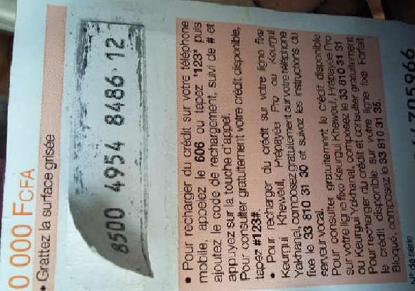 Arnaque : une nouvelle trouvaille des escrocs, vous refiler une carte de crédit de 10 000 FCFA qui n’en contient 1 000 FCFA Arnaque : une nouvelle trouvaille des escrocs, vous refiler une carte de crédit de 10 000 FCFA qui n’en contient 1 000 FCFA