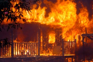 (Insolite) A Tambacounda, il suffit qu’une fillette dise “maman, il est là” : pour qu’une concession prenne feu (Insolite) A Tambacounda, il suffit qu’une fillette dise “maman, il est là” : pour qu’une concession prenne feu
