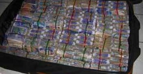 Parcelles Assainies - Un individu arrêté en possession de faux billets d’une valeur d’un milliard Cfa (Leral) Parcelles Assainies - Un individu arrêté en possession de faux billets d’une valeur d’un milliard Cfa (Leral)