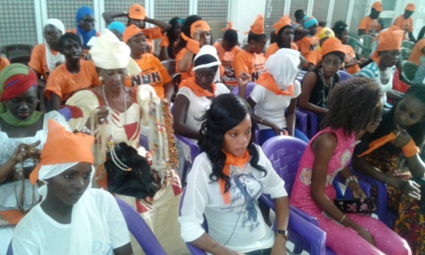 Commémoration du 08 mars : Les femmes "rewmistes" de Thiès appellent à voter « Non » au référendum Commémoration du 08 mars : Les femmes "rewmistes" de Thiès appellent à voter « Non » au référendum