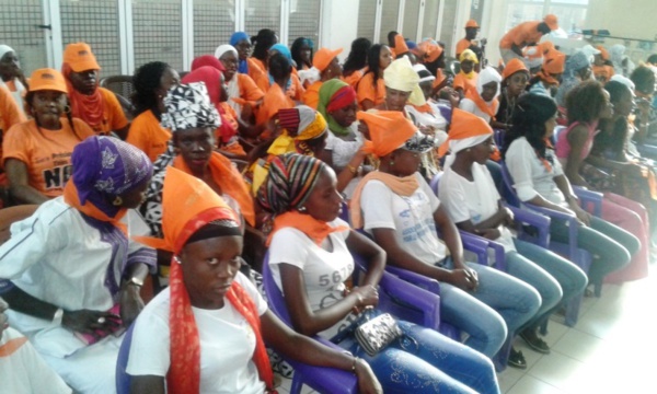 Commémoration du 08 mars : Les femmes "rewmistes" de Thiès appellent à voter « Non » au référendum Commémoration du 08 mars : Les femmes "rewmistes" de Thiès appellent à voter « Non » au référendum