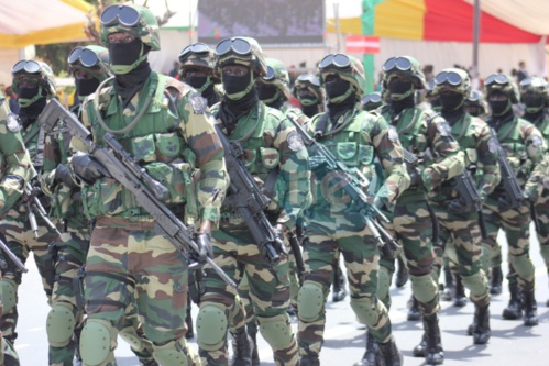 4 avril 2016: Défilé militaire et paramilitaire 4 avril 2016: Défilé militaire et paramilitaire