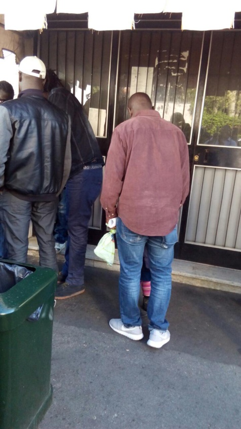 Diaspora – Le Consulat Général du Sénégal à Milan fermé pour cause de… baptême Diaspora – Le Consulat Général du Sénégal à Milan fermé pour cause de… baptême