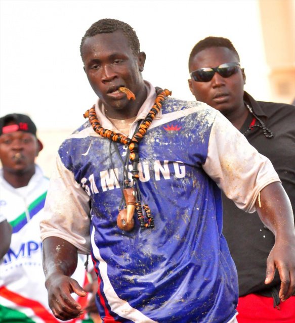 Le lutteur Modou Anta arrêté à la suite d’une bagarre Le lutteur Modou Anta arrêté à la suite d’une bagarre