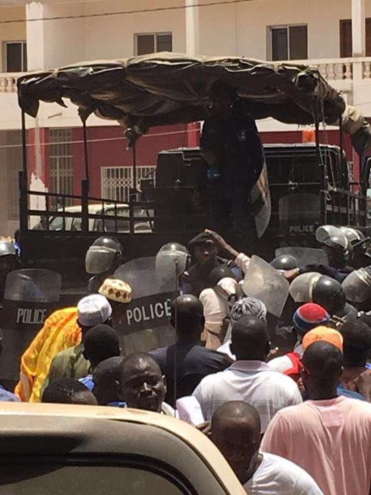 Manifs à Banjul - La liste (provisoire et non exhaustive) des personnes arrêtées Manifs à Banjul - La liste (provisoire et non exhaustive) des personnes arrêtées