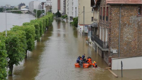 Inondations à Paris : Les portes de Bercy fermées, le concert de Waly hypothéqué? Inondations à Paris : Les portes de Bercy fermées, le concert de Waly hypothéqué?