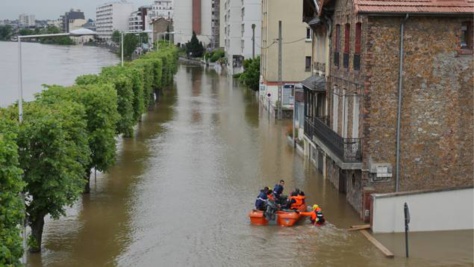 Inondations à Paris : Les portes de Bercy fermées, le concert de Waly hypothéqué?