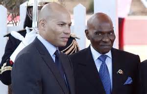Annoncé au Qatar, Karim Wade se trouve à Versailles en compagnie de Me Madické Niang, Omar Sarr, Mme Viviane Wade, "Bro"... Annoncé au Qatar, Karim Wade se trouve à Versailles en compagnie de Me Madické Niang, Omar Sarr, Mme Viviane Wade, "Bro"...